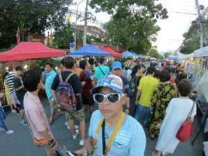 【チェンマイ】サンデーマーケットは見て歩くだけでも楽しい♪