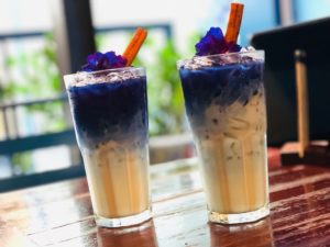 青いラテに恋する「バンコク.ブルーホエールカフェ」の行き方